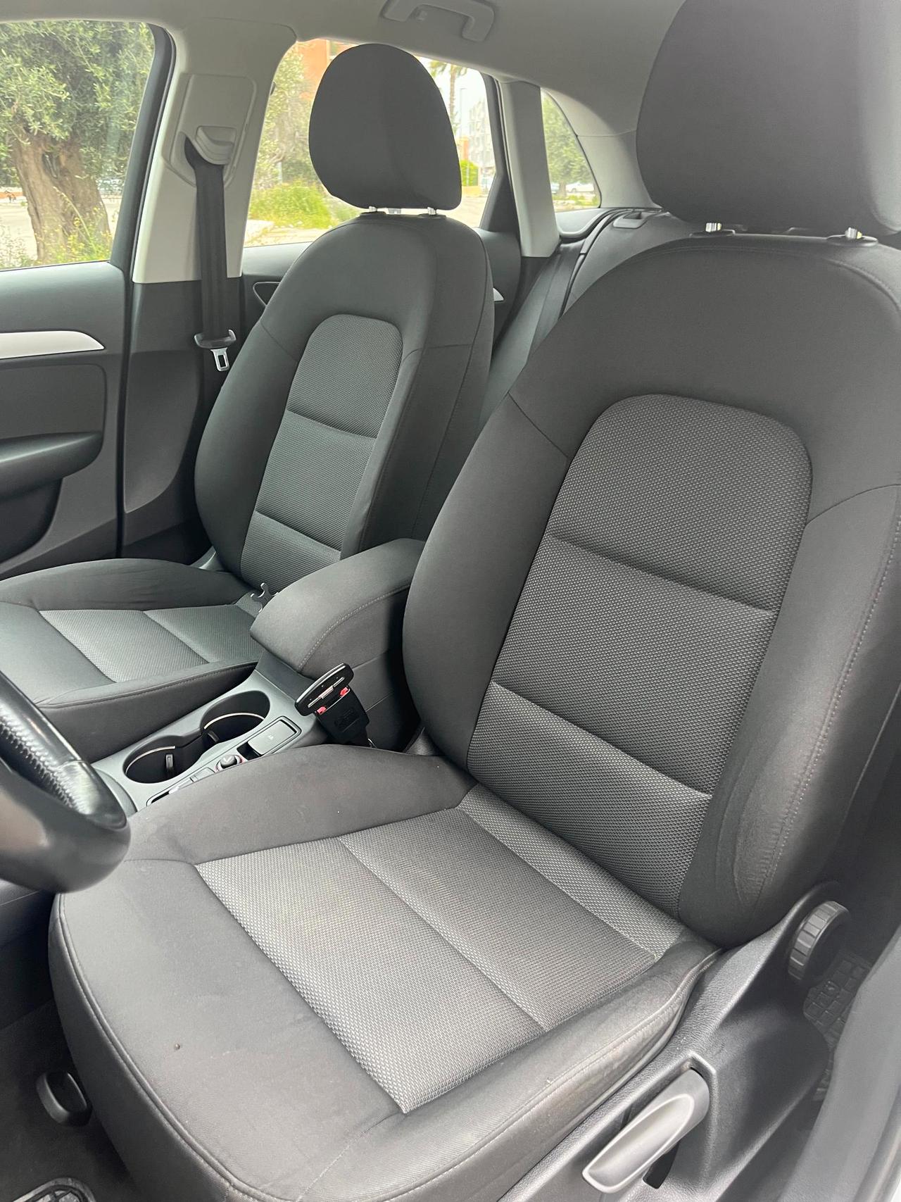 Audi Q3 2.0 tdi Business 150cv s-tronic