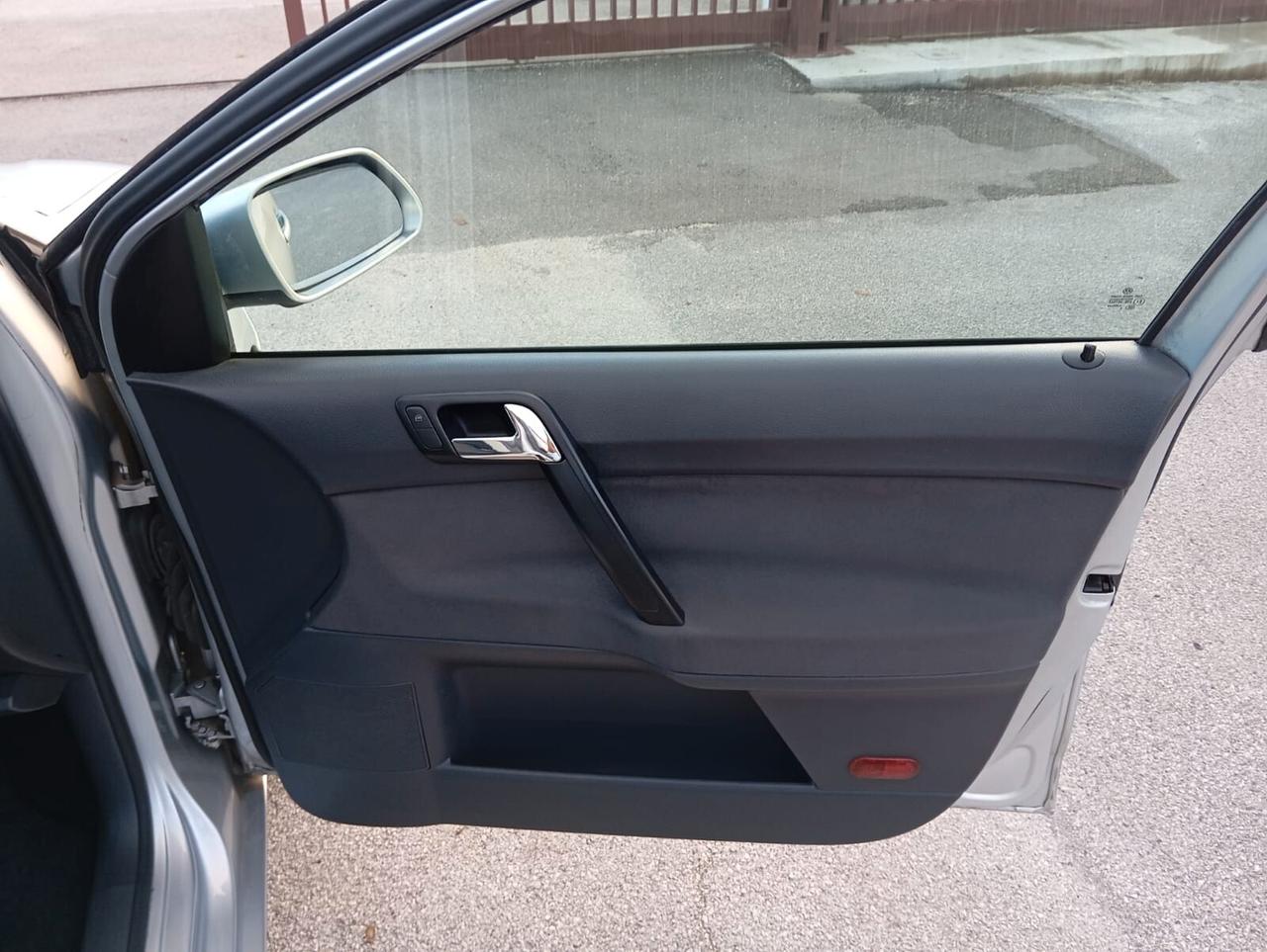 Volkswagen Polo 1.4/80CV 16V 5p. Comfort. BiFuel G