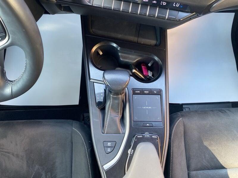 Lexus UX Hybrid Business