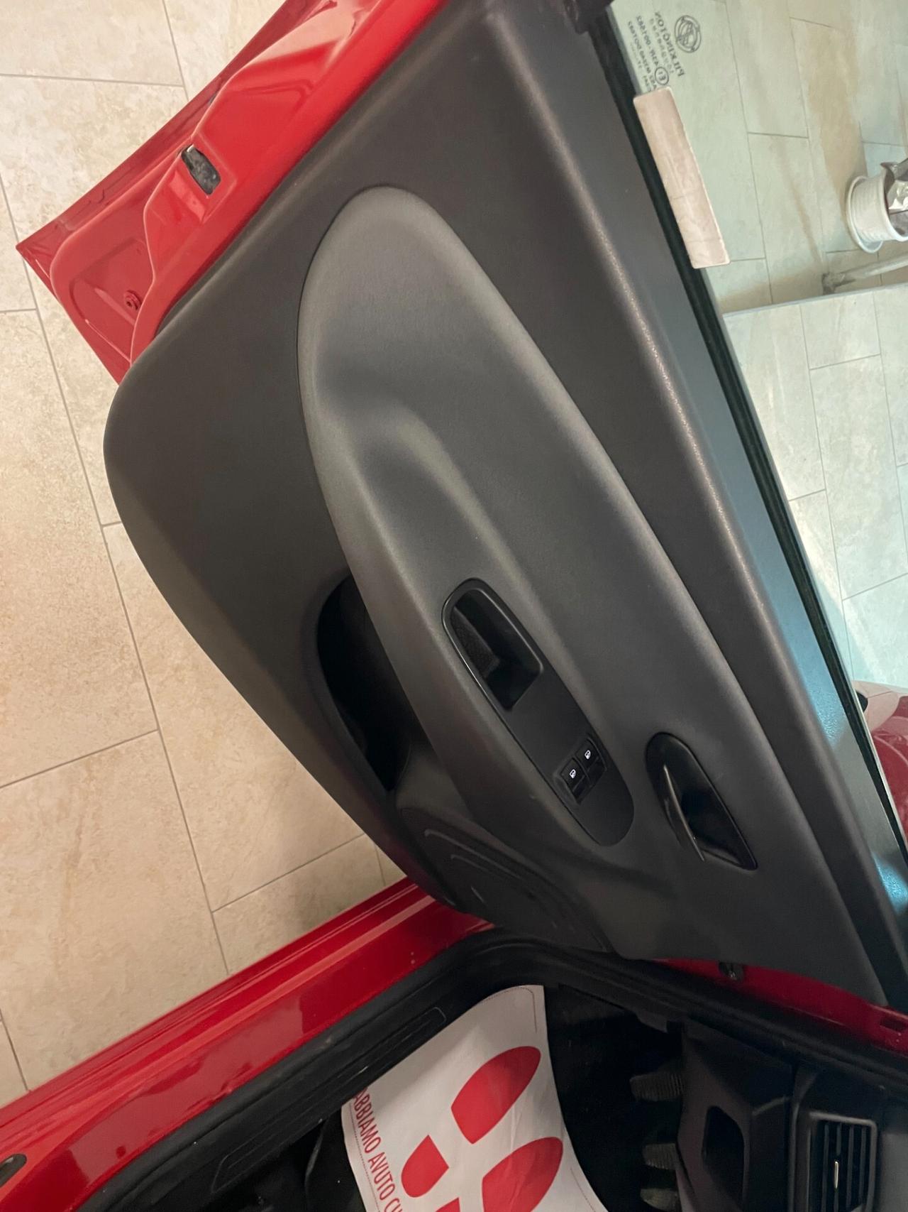 Lancia Y Ypsilon 1.2 Silver Tagliandata Distribuzione Neopatentati