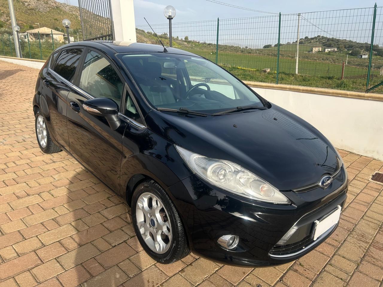 Ford Fiesta 1.4 TDCi 70CV 5 porte Titanium