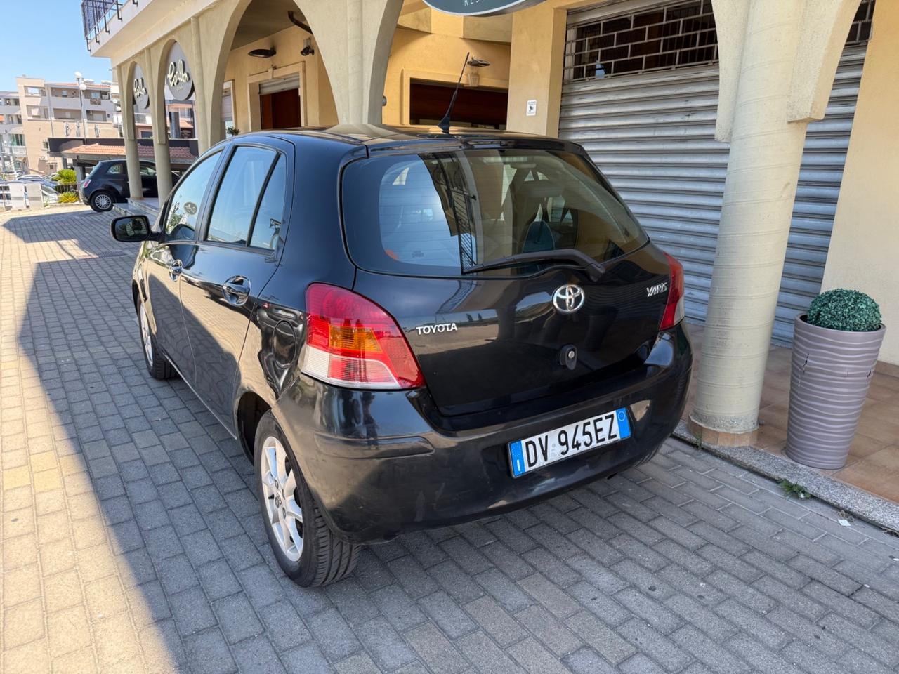 Toyota Yaris 5 porte benzina