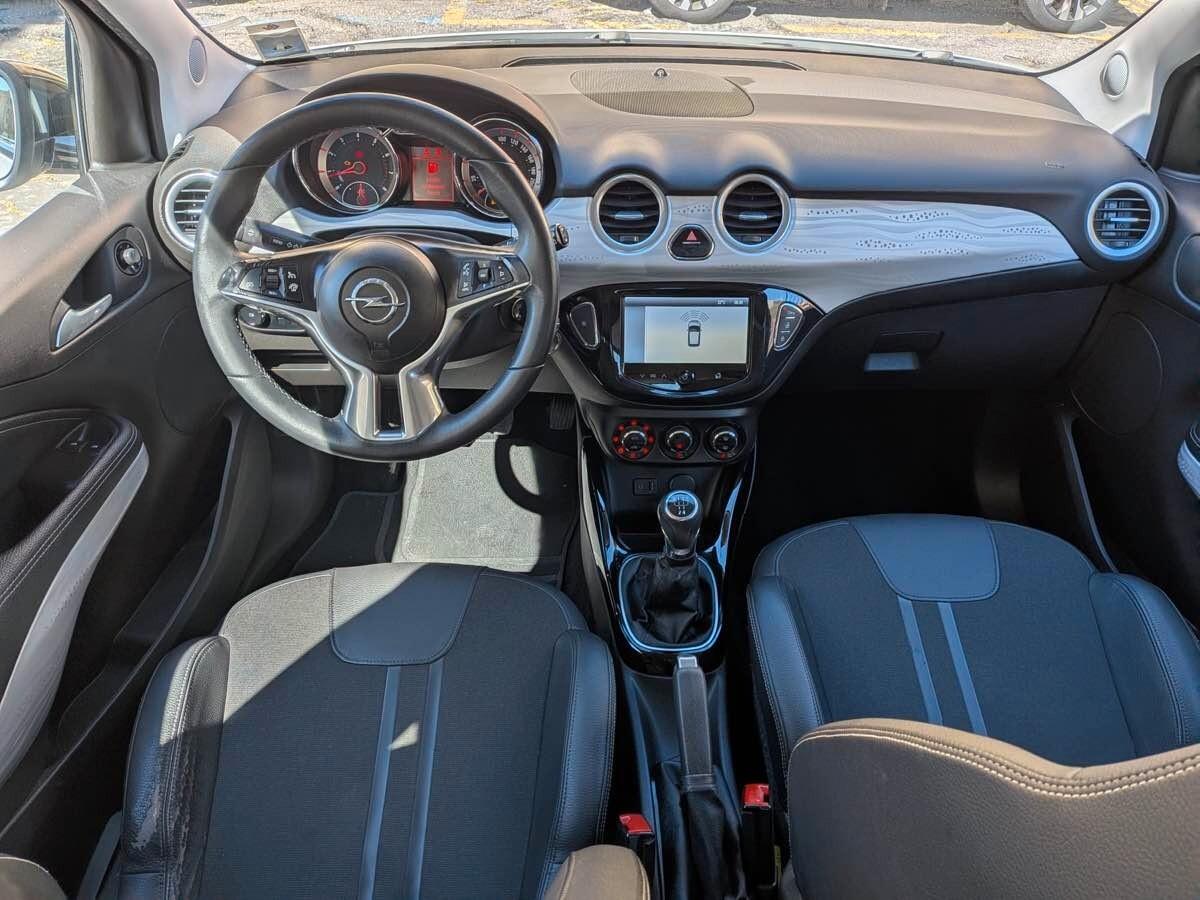 Opel Adam 1.2 70 CV Slam