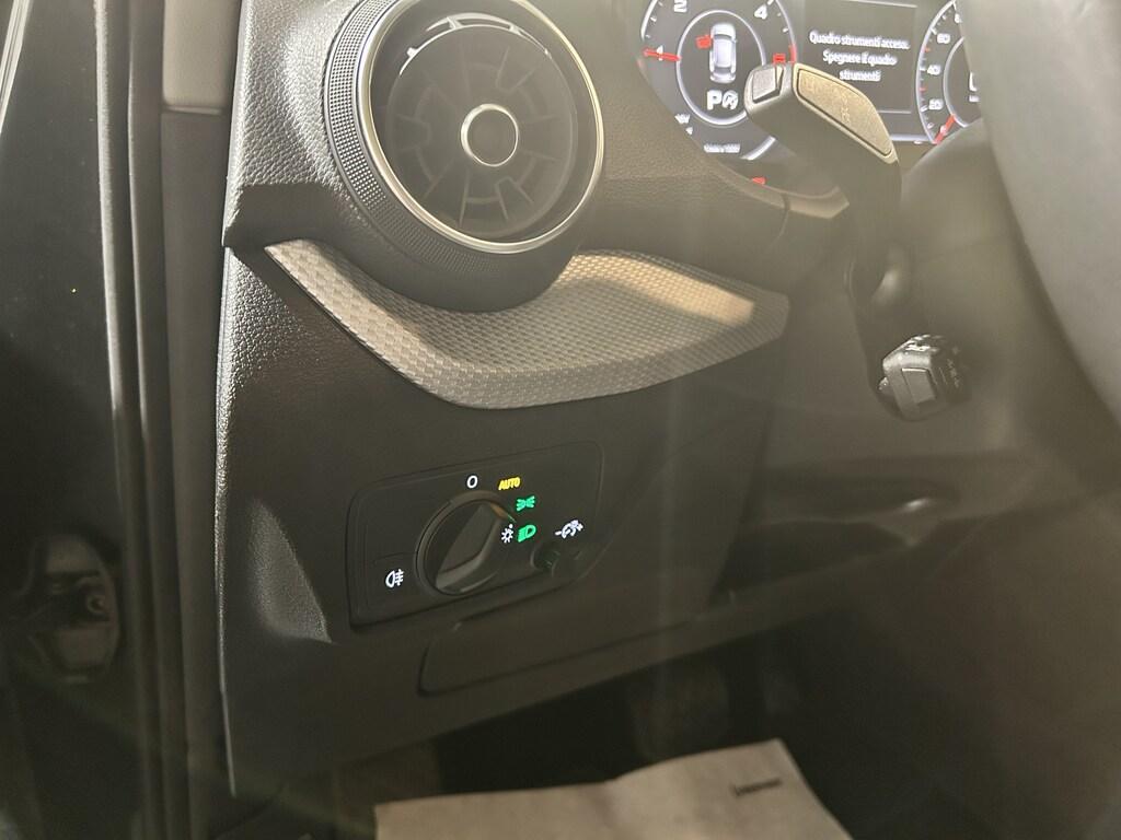 Audi Q2 35 2.0 TDI Business Quattro S tronic