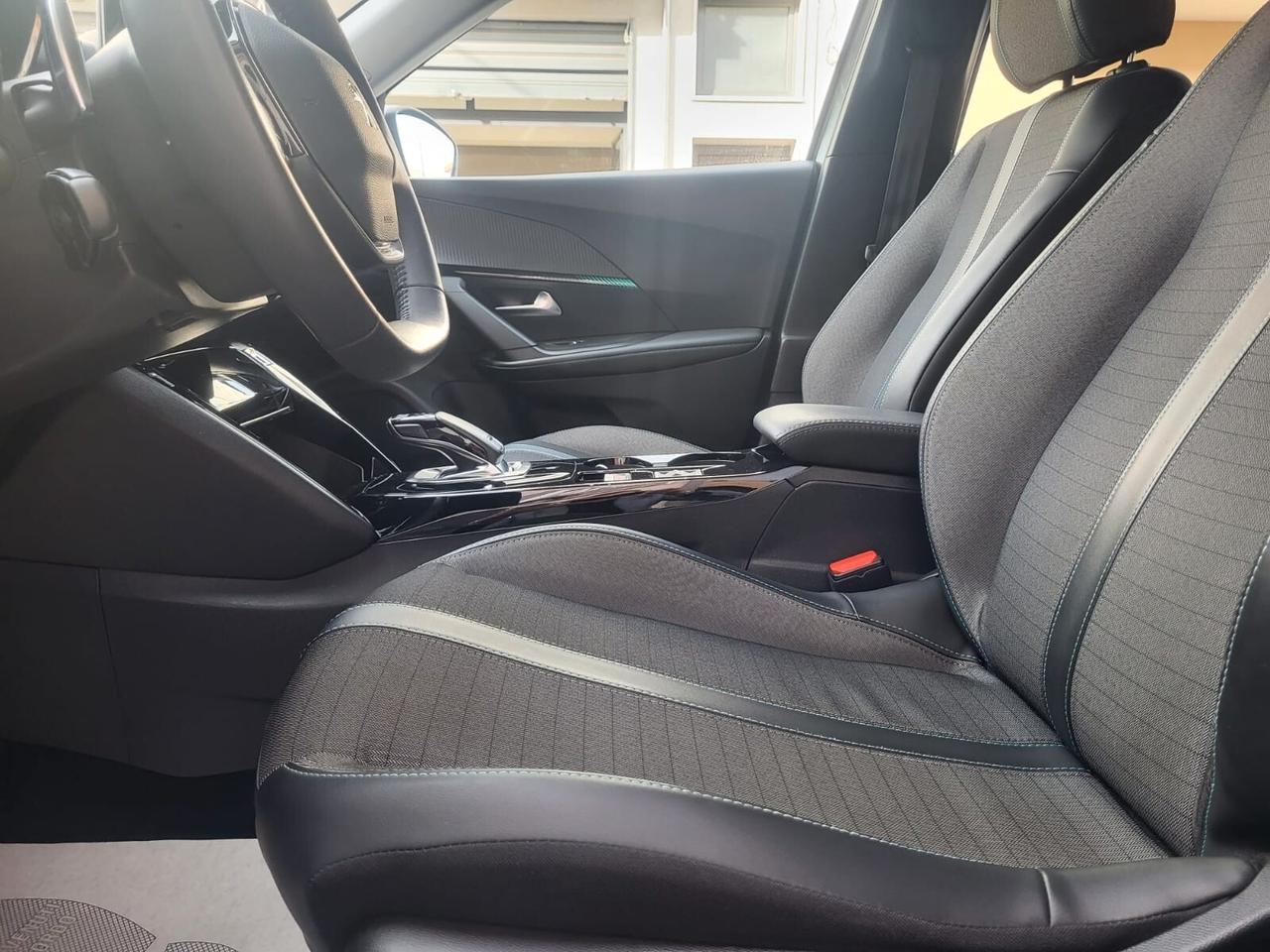 Peugeot 2008 HDi 130 EAT8 Allure+Led+Cerchi 17...