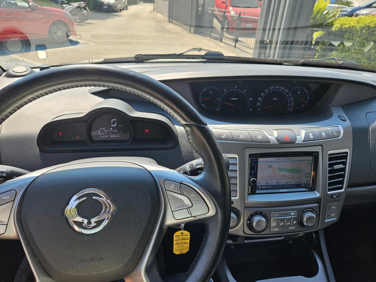 Ssangyong Rodius 2.2 Diesel 2WD M/T