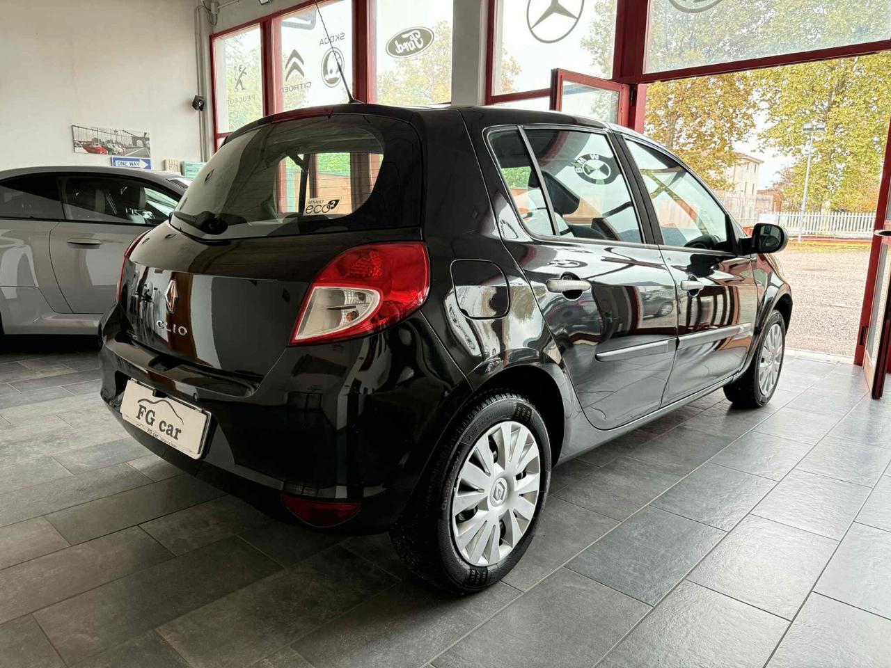 Renault Clio 1.2 5 porte Live! 75CV NEOPATENTATI