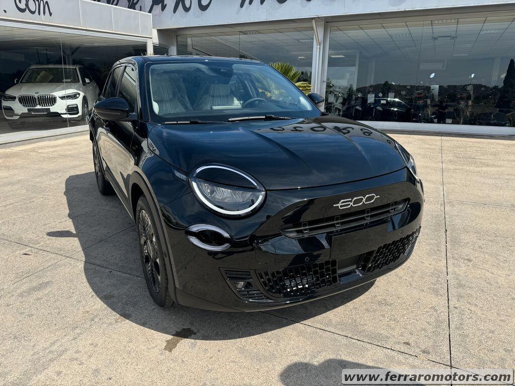 Fiat 600 Hybrid km0 iva esposta pronta consegna