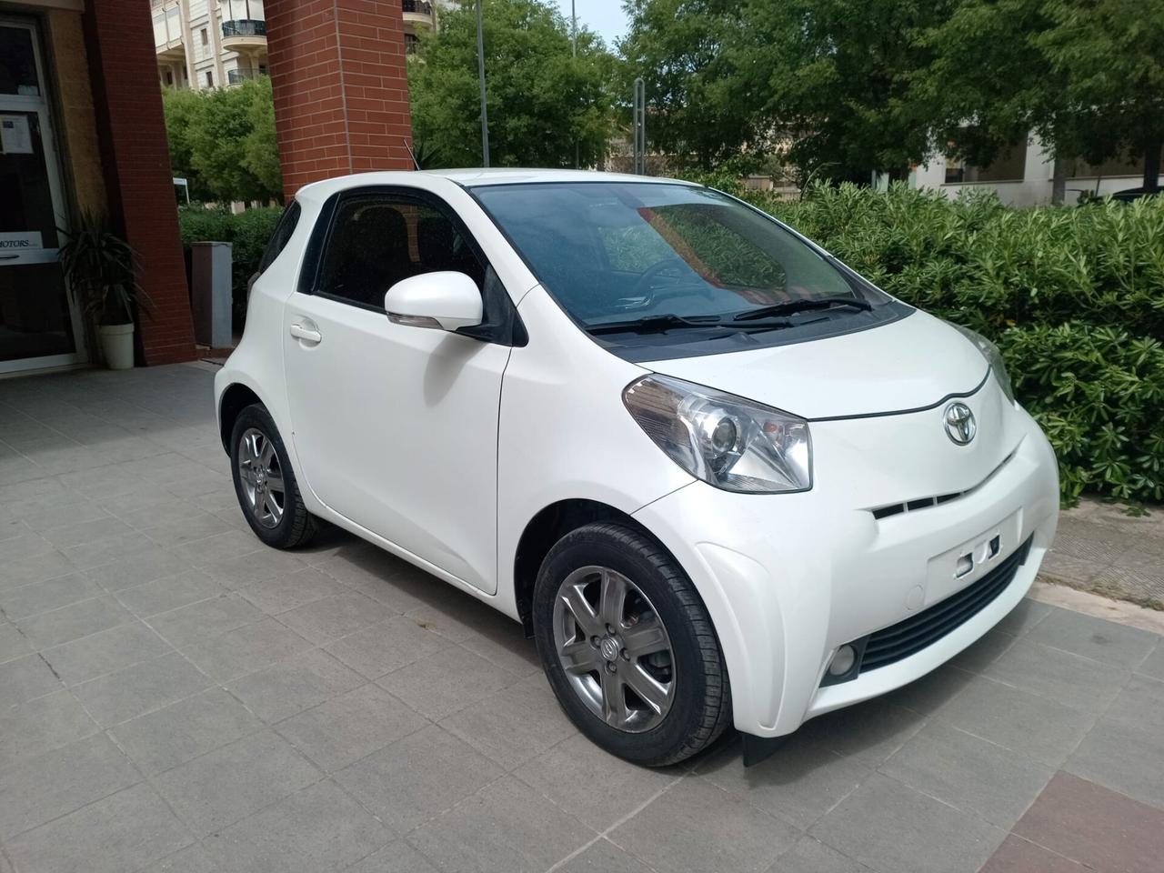 Toyota iQ 1.0