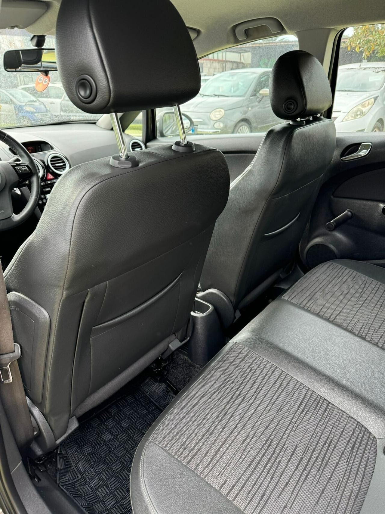 Opel Corsa 1.2 5 porte