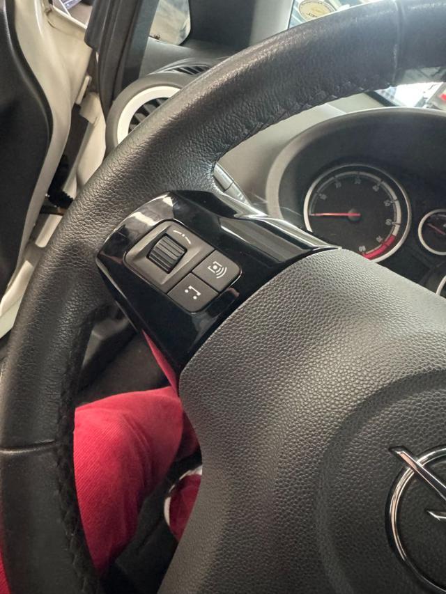 OPEL Corsa 1.2 3 porte b-color