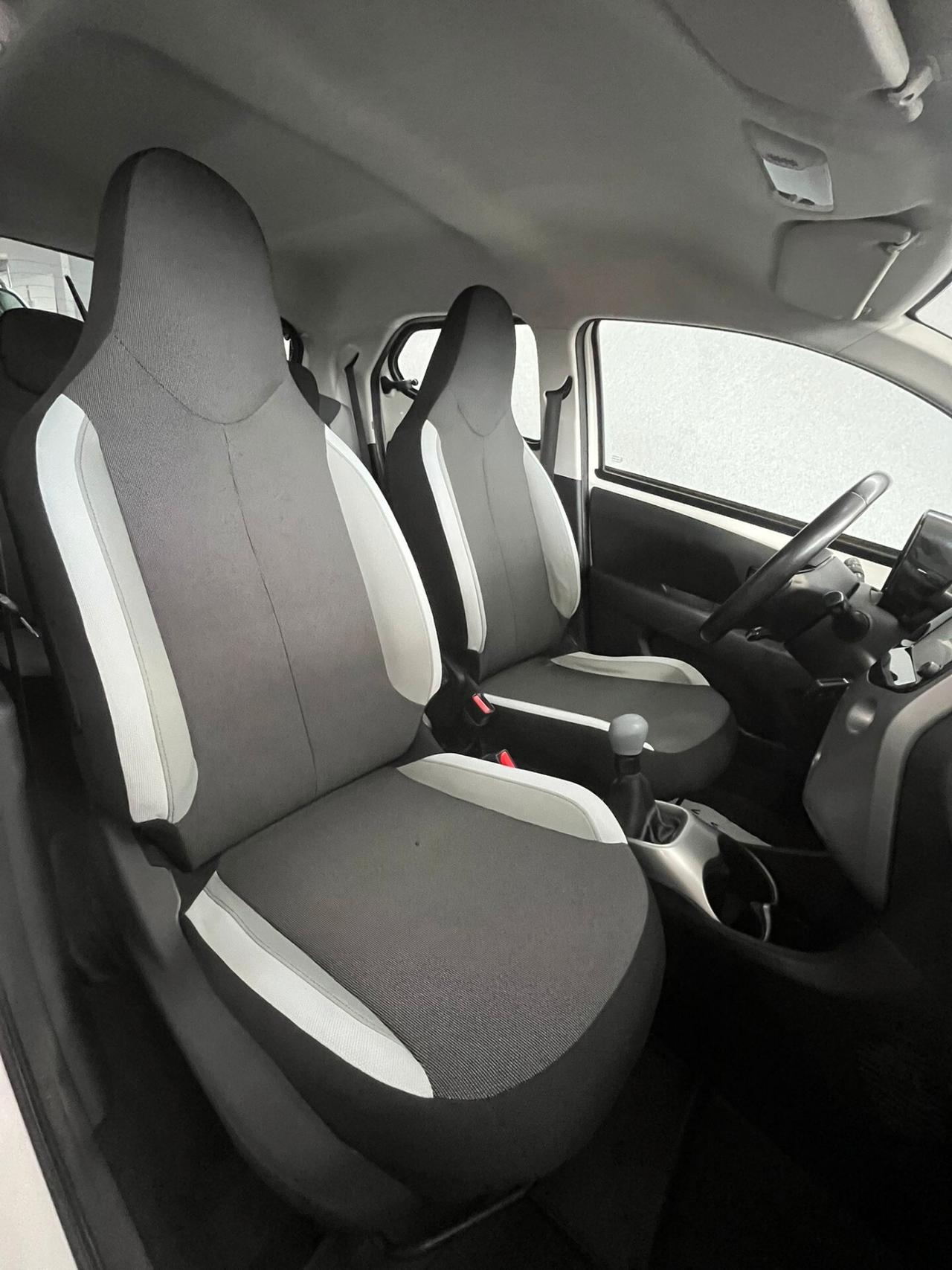 Toyota Aygo 1.0 VVT-i 69 CV 5 porte x-black