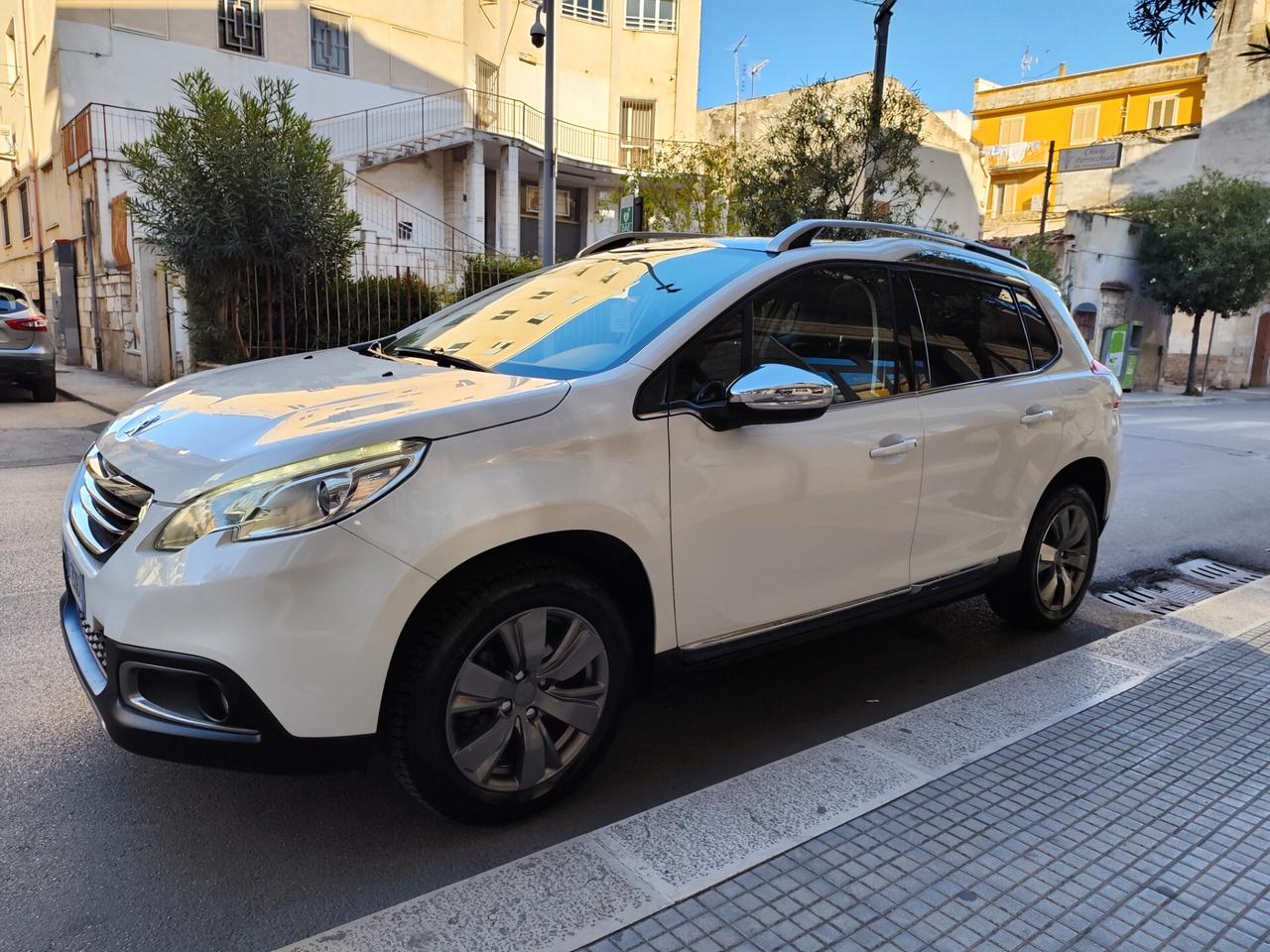 Peugeot 2008 1.2 BENZINA 82CV ALLURE TETTO