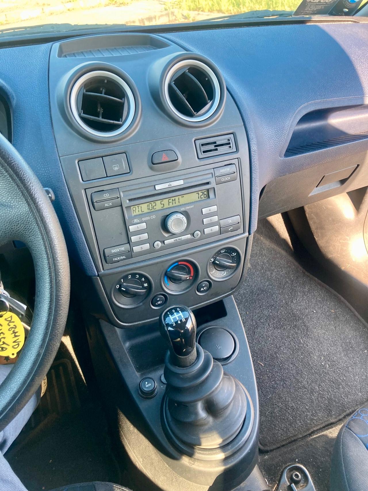 Ford Fiesta 1.2 16V 3p. Ghia