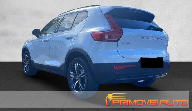 VOLVO XC40 B3 automatico Plus Dark