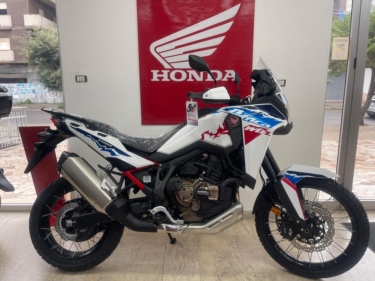 Honda Africa Twin 2025 DCT ES - € 121 al mese