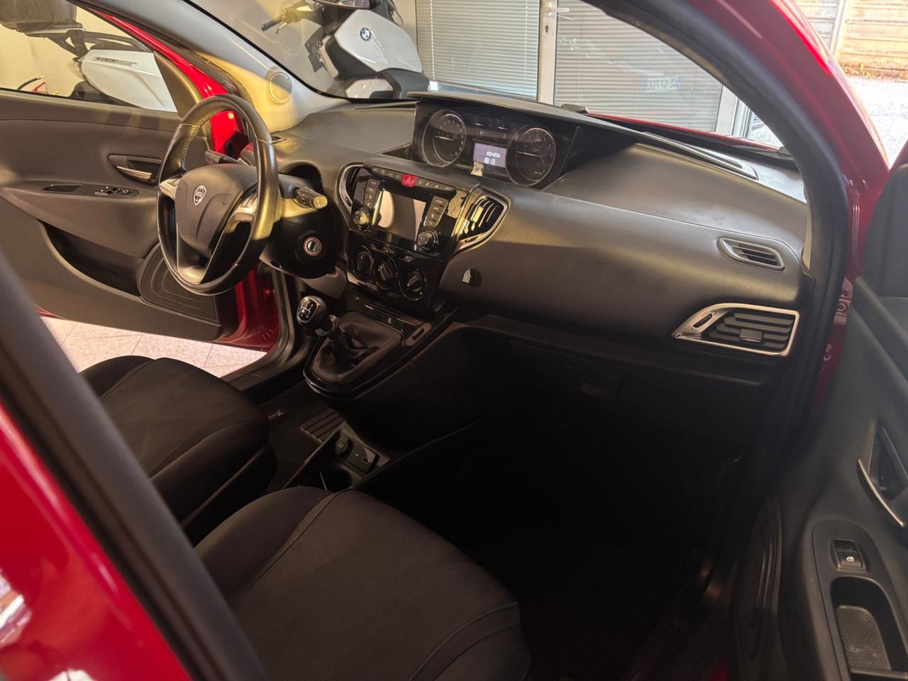 Lancia Ypsilon 1.2 69 CV 5 porte GPL Ecochic Gold