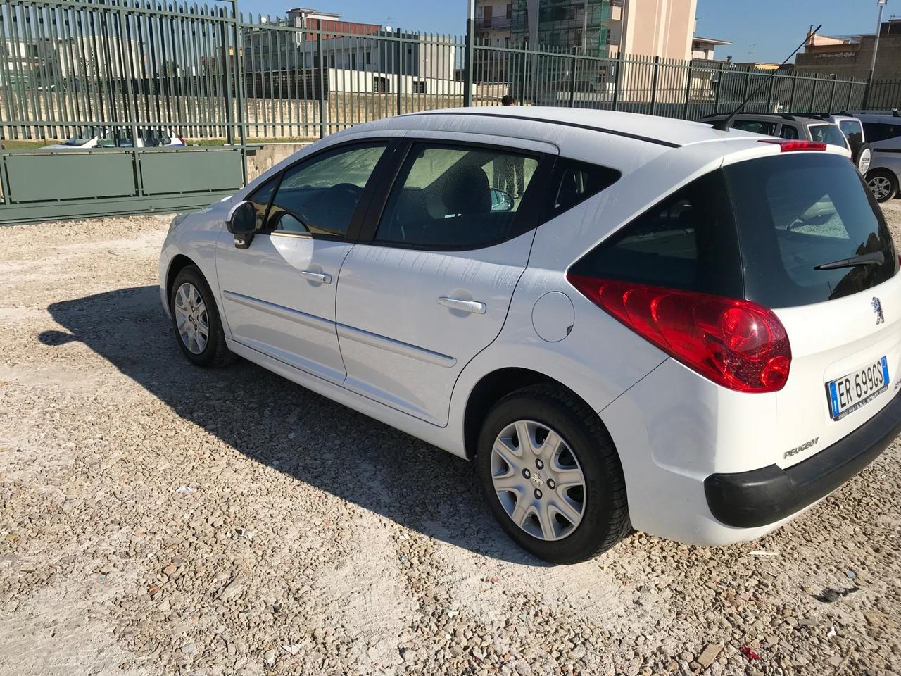 Peugeot 207 1.6 8V HDi 112CV SW Ciel Allure auto pari al nuovo