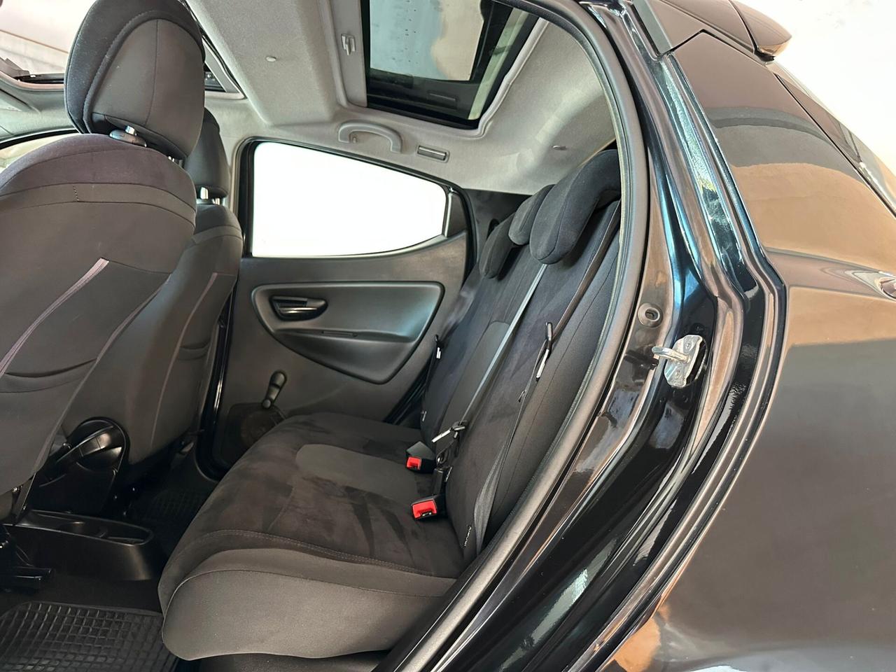 Lancia Ypsilon 1.2 69 CV 5 porte Platinum
