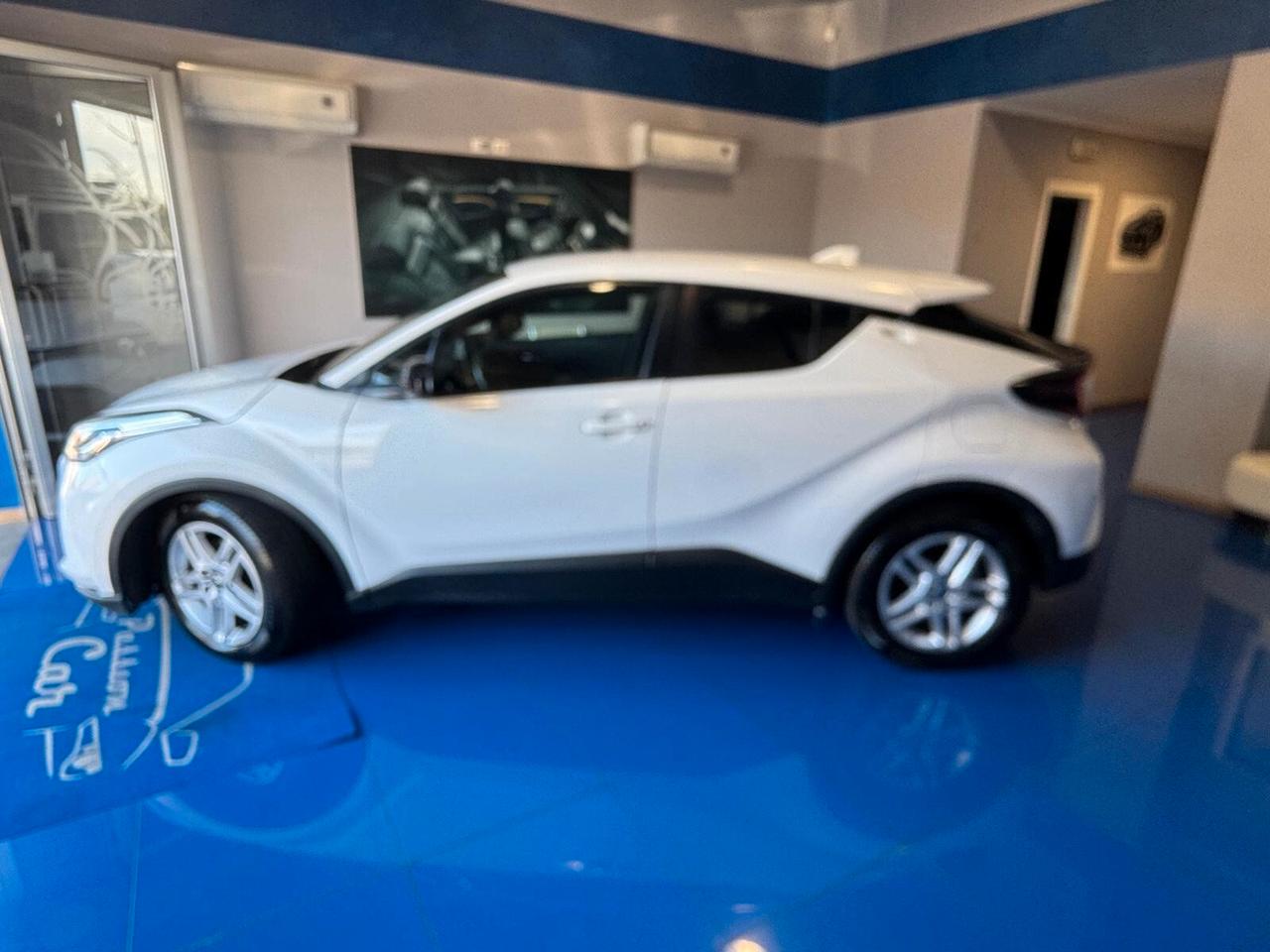 Toyota C-HR I 2020 1.8h Active e-cvt