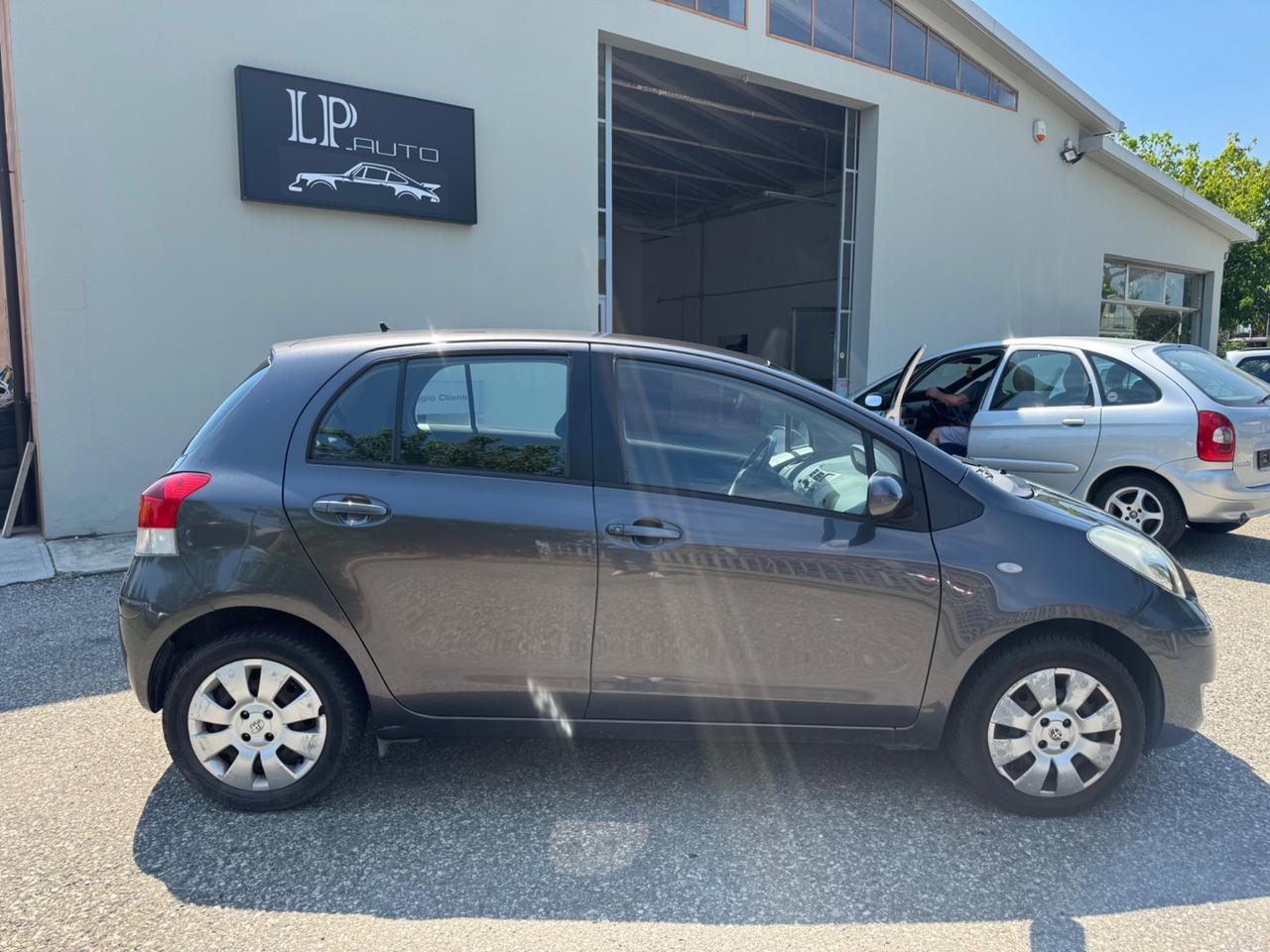 Toyota Yaris 1.0 5 porte