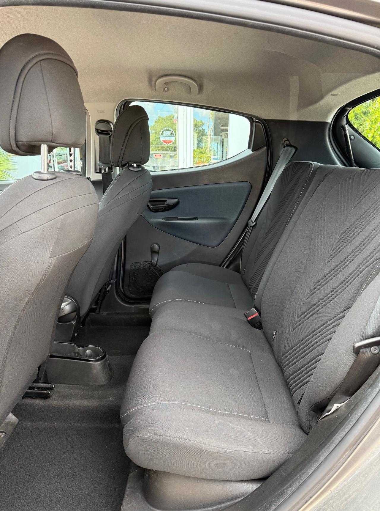 Lancia Ypsilon 1.0 FireFly 5 porte S&S Hybrid Gold