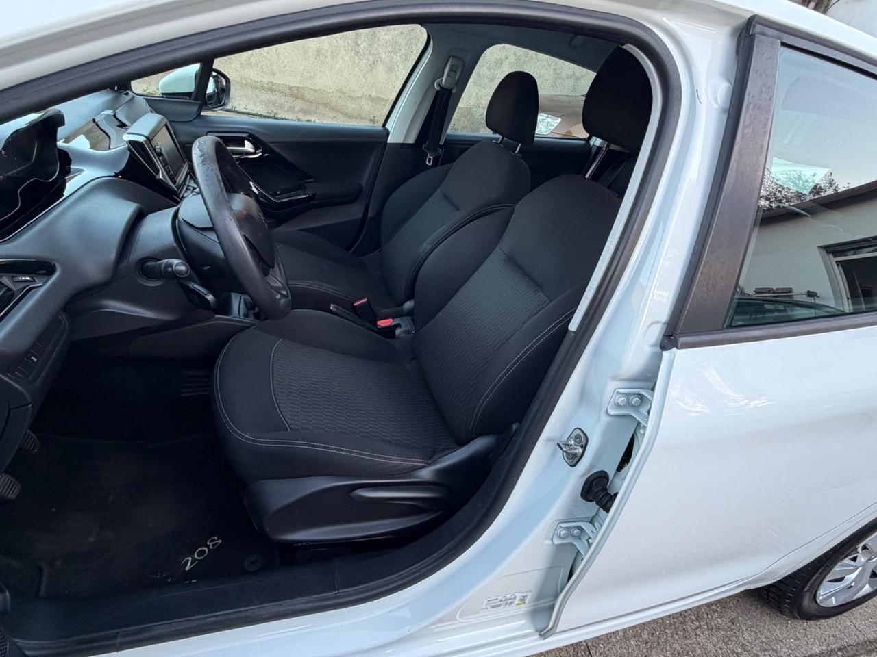 Peugeot 208 1.5BlueHDi 75cv 2017 AUTOCARRO 4 posti