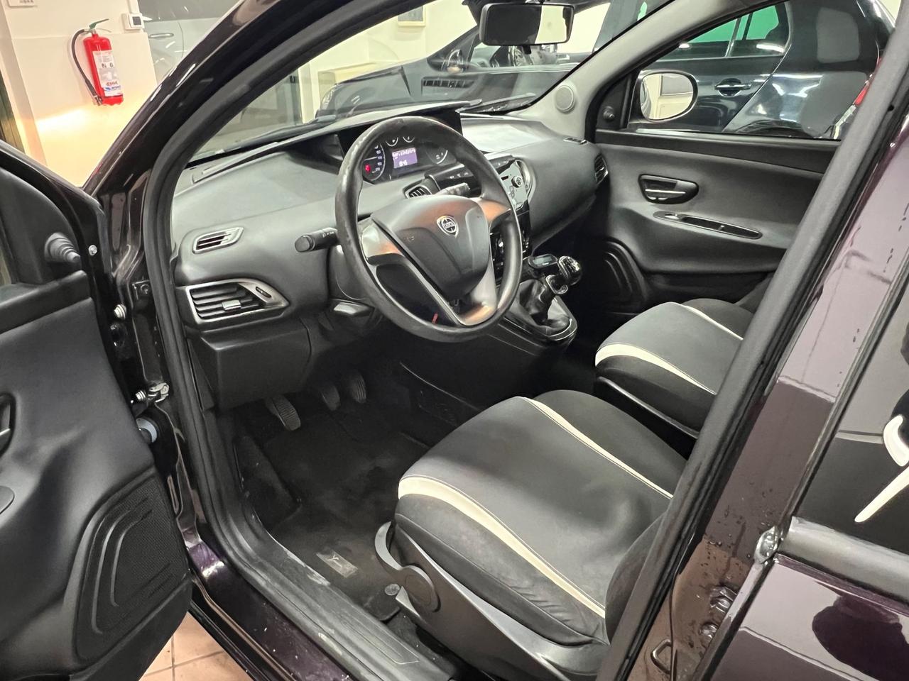 Lancia Ypsilon 1.2 69 CV 5 porte Elefantino (EURO6b)