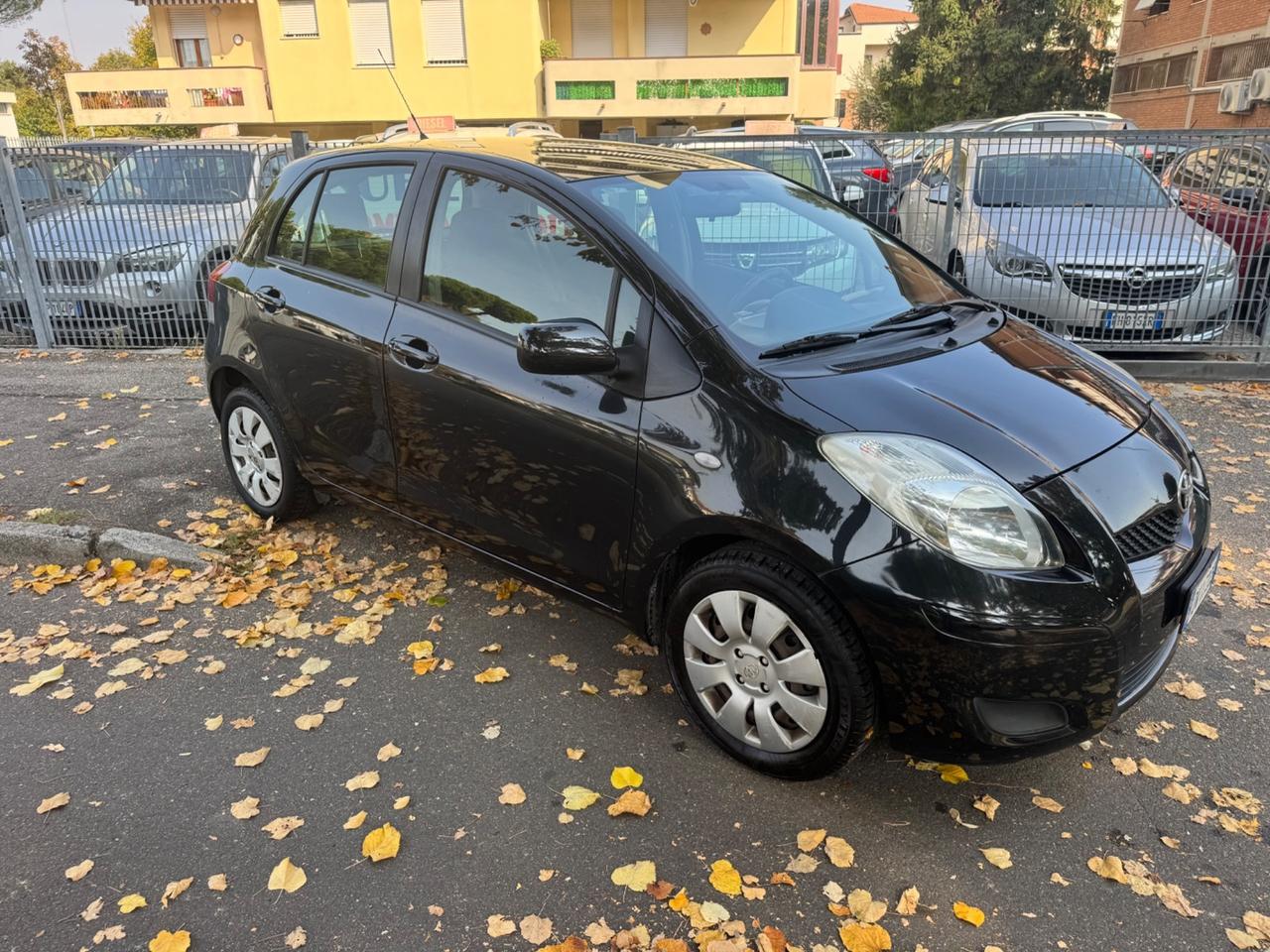 Toyota Yaris 1.0 5 p Luxury neopaten garanzia 12 m
