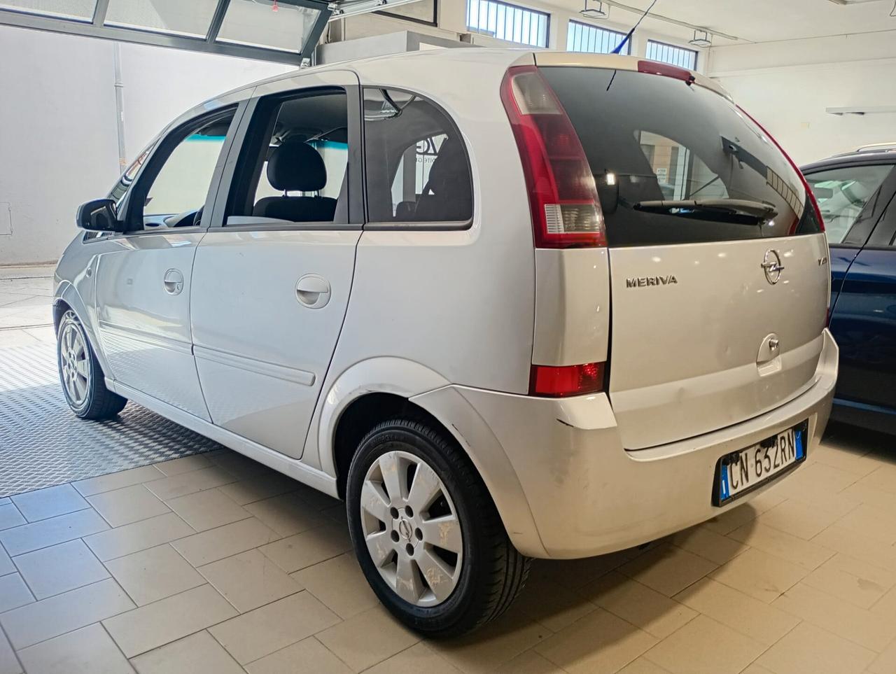 Opel Agila 1.3 CDTI 'Njoy