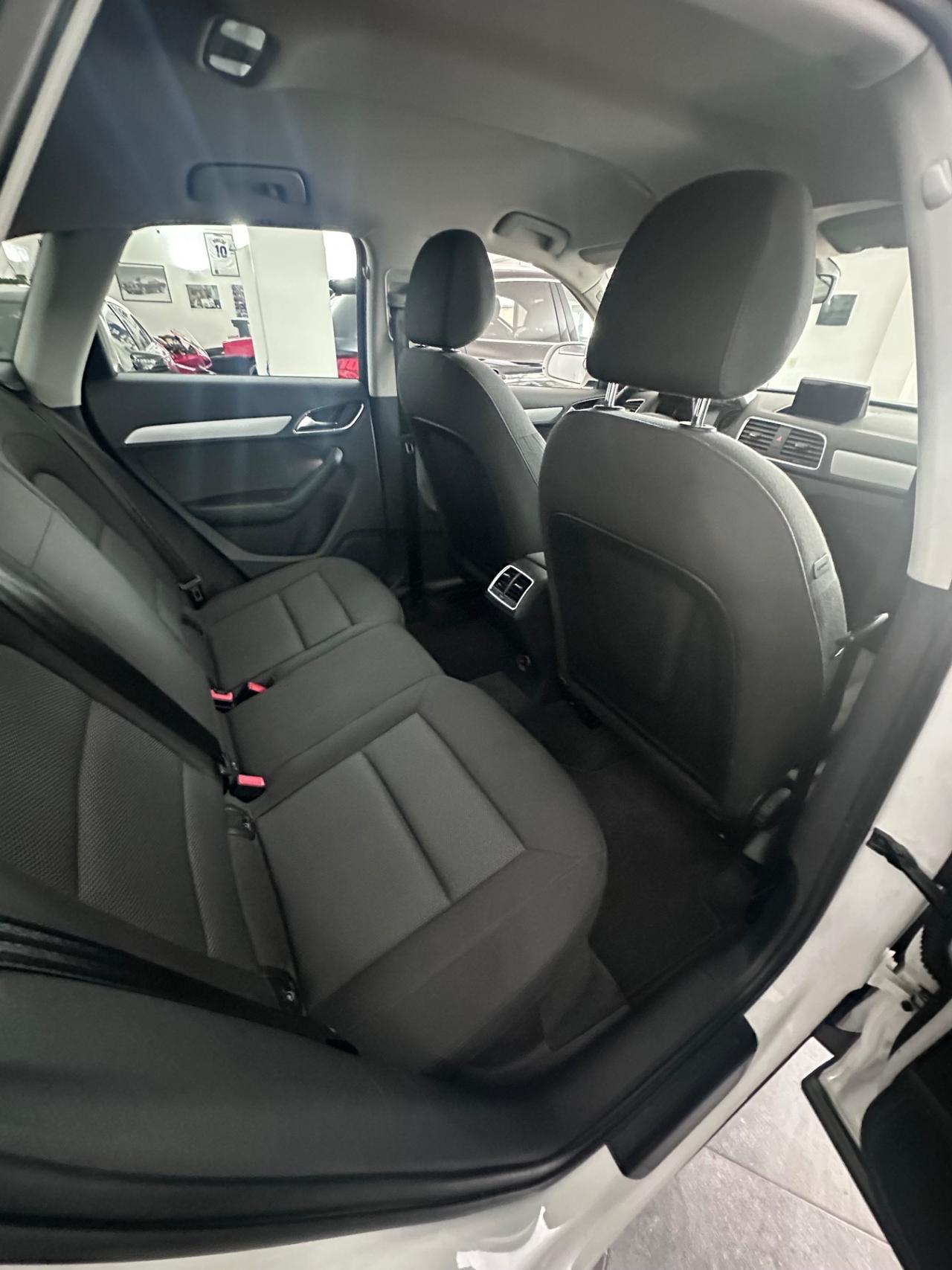 Audi Q3 2.0 TDI 120 CV Business