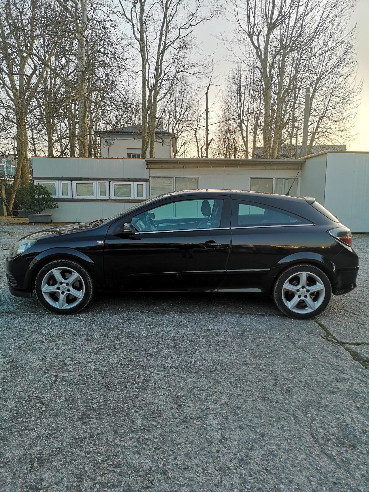 Opel Astra GTC 1.3 125 CV - 2007