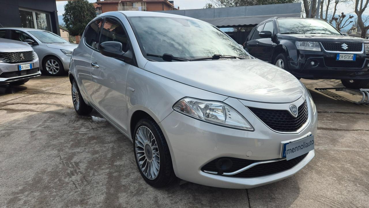 Lancia Ypsilon 1.2 69 CV 5 porte Gold