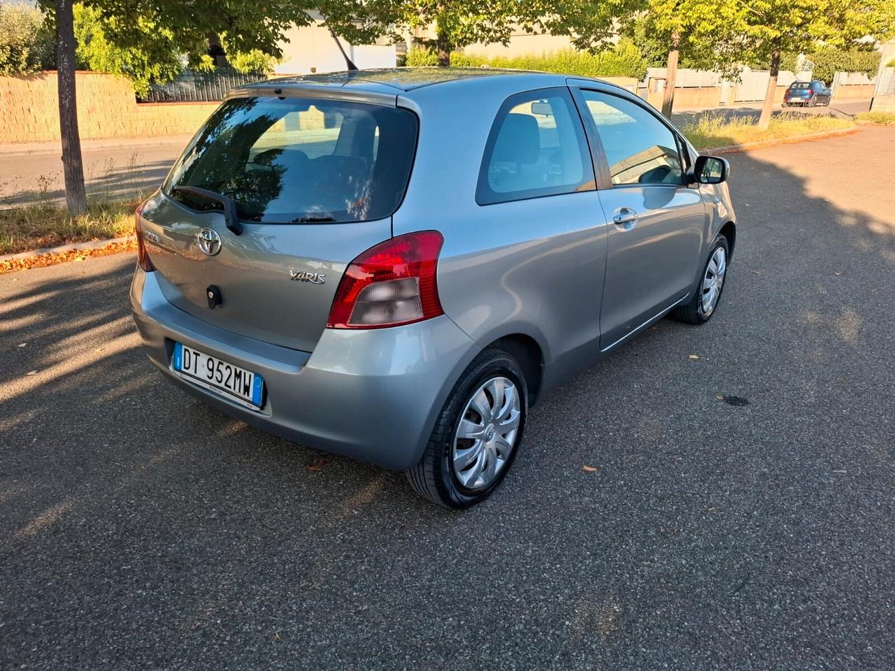 Toyota Yaris 1.0 3 porte 09 SOLO 116.000 KM Navigatore