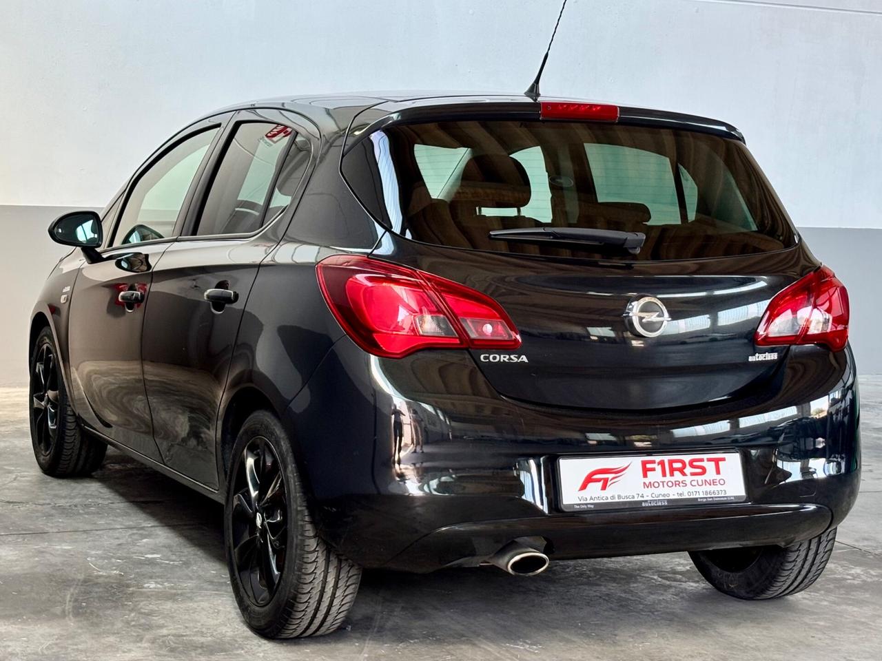 Opel Corsa 1.2 5 porte b-Color
