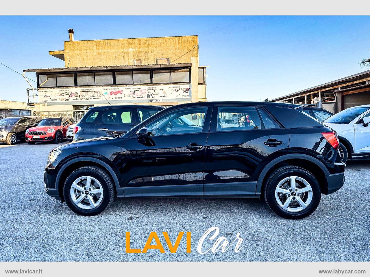 AUDI Q2 35 TDI quattro S tr. Identity Black