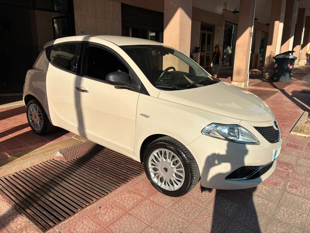 Lancia Ypsilon 1.2 69 CV 5 porte Silver