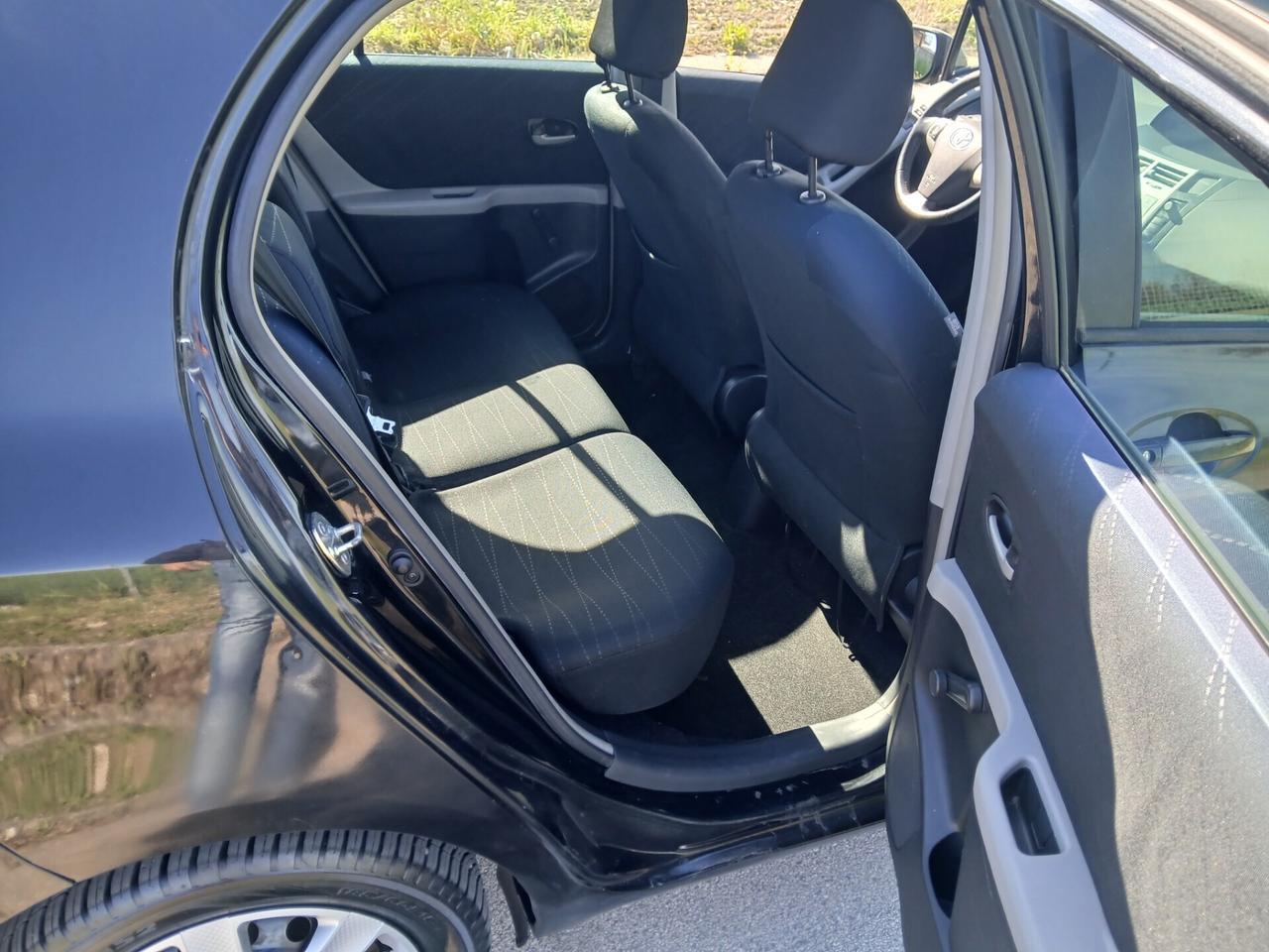 Toyota Yaris 1.3 5 porte Sol KM CERTIFICATI