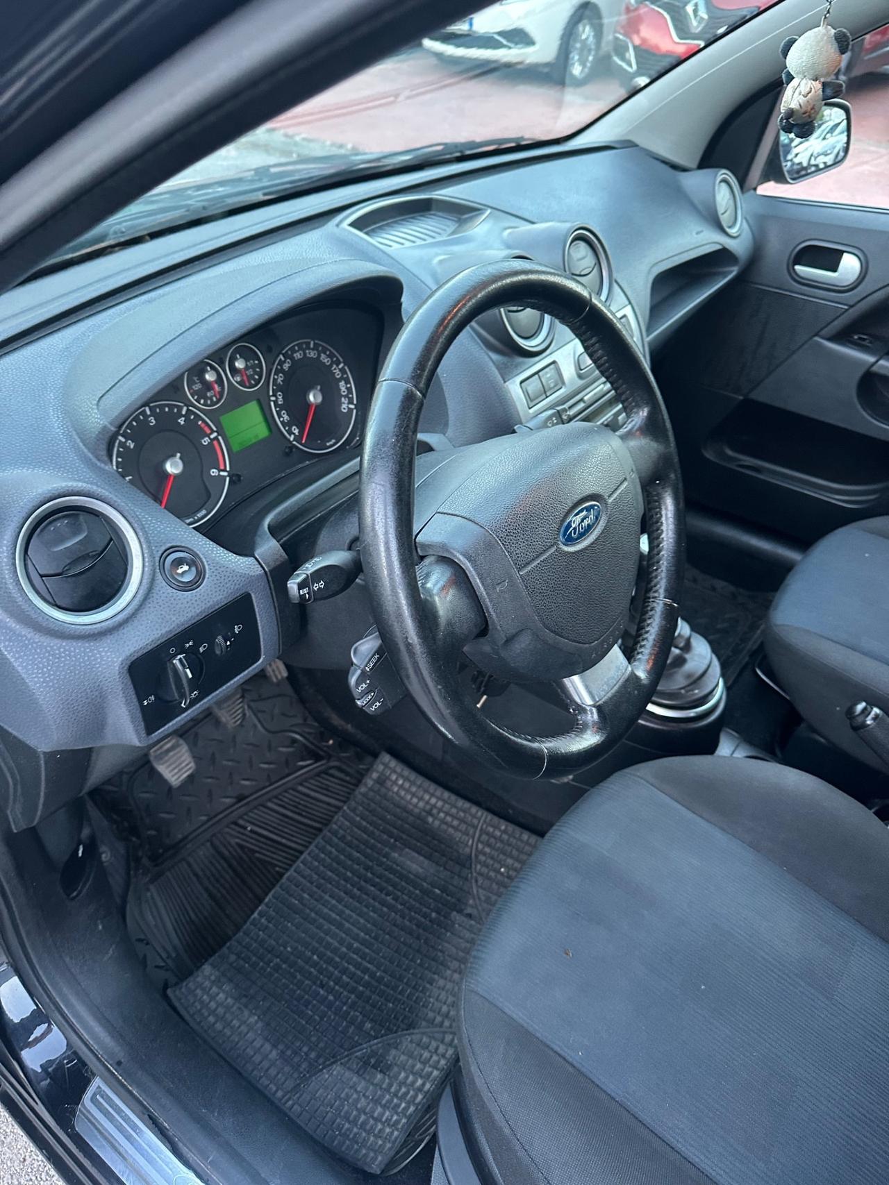 Ford Fiesta 1.4 TDCi 5p. Ghia