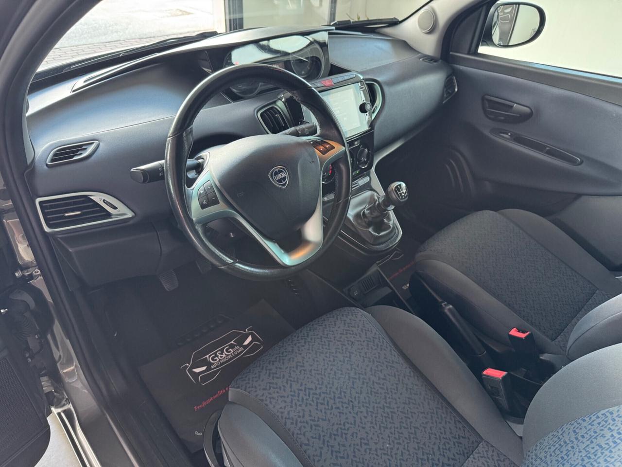 Lancia Ypsilon 1.0 FireFly Hybrid Gold - 2023