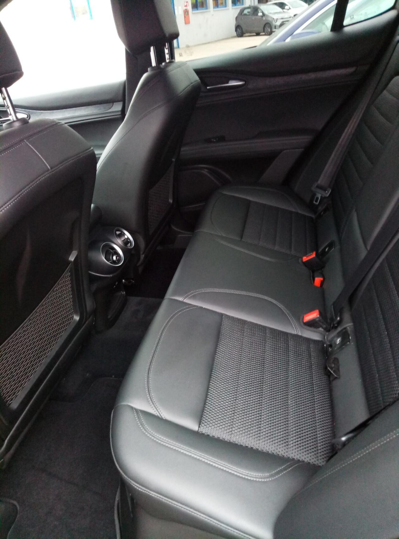 Alfa Romeo Stelvio 2.2 Turbodiesel 210 CV AT8 Q4 Sprint