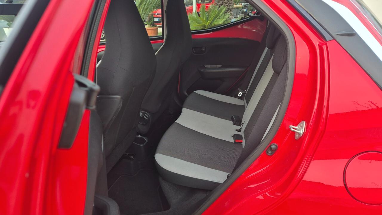 Toyota Aygo 1.0 VVT-i 69 CV 5 porte x-cool