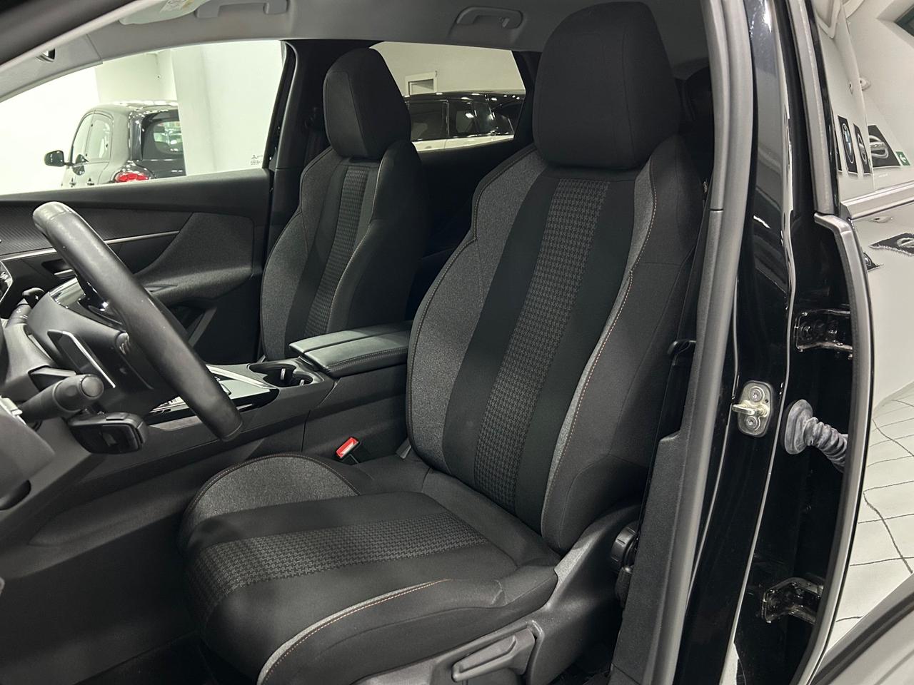 Peugeot 3008 BlueHDi 130 S&S EAT8 Allure