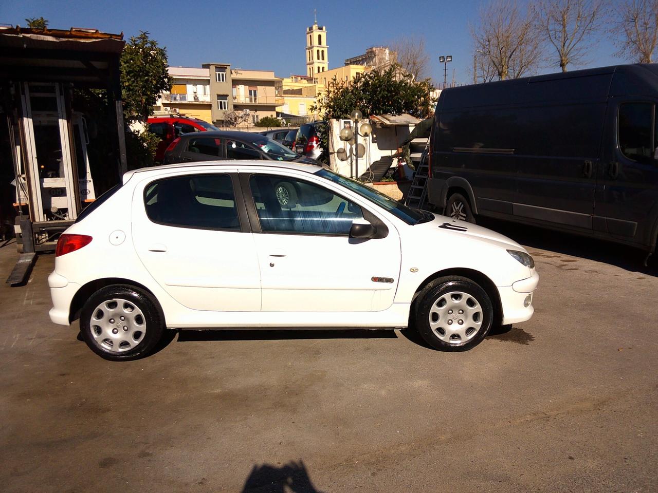 Peugeot 206 1.1 5 P FULL OPTIONAL Sweet Years