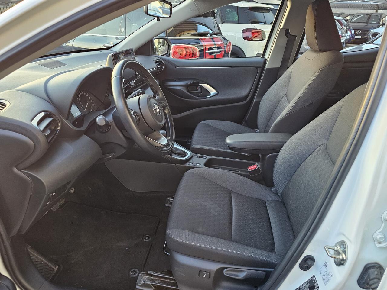 Toyota Yaris 1.5 Hybrid 5 porte Business