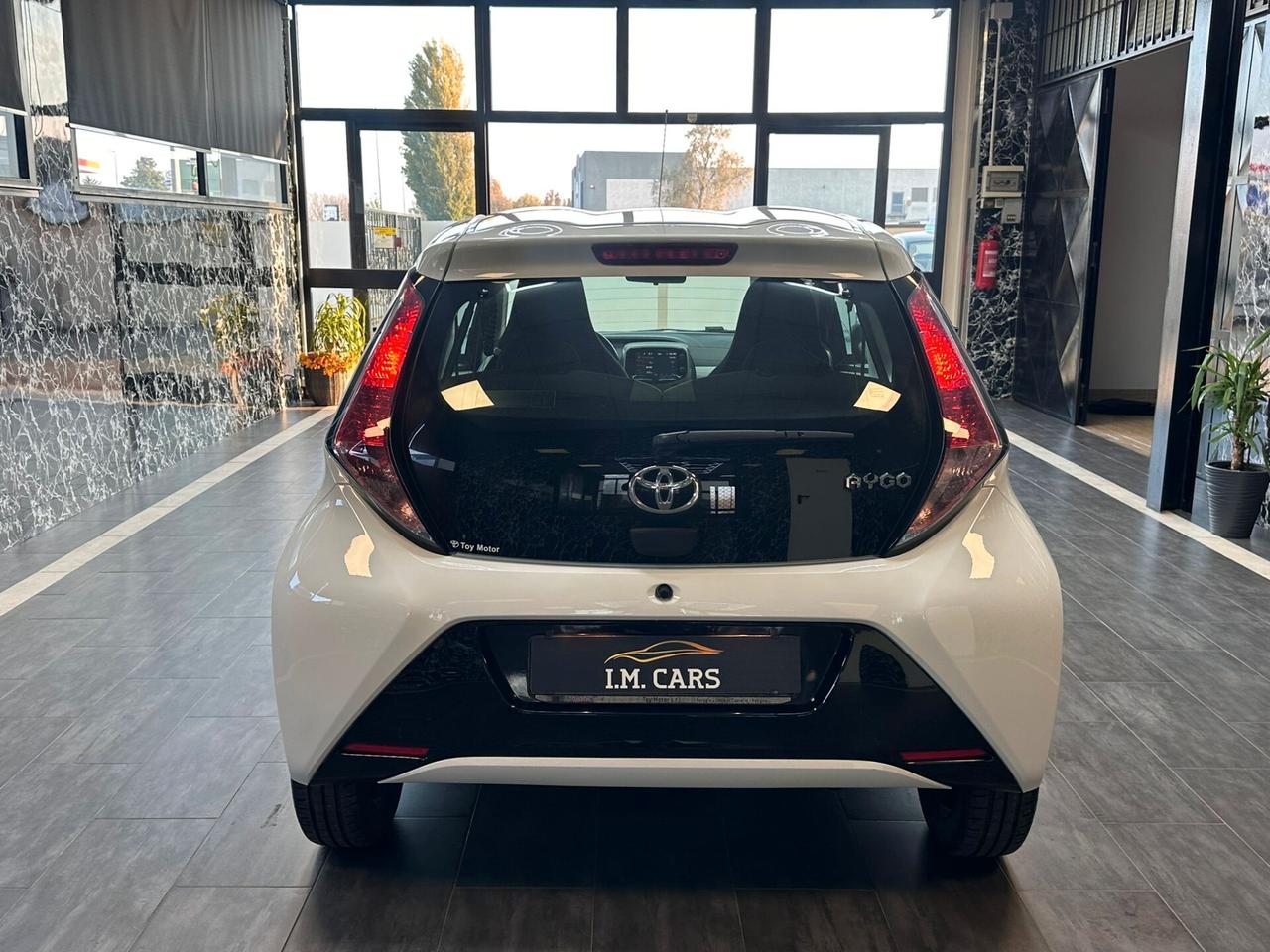 Toyota Aygo 1.0 VVT-i 69 CV 3 porte x-clusiv