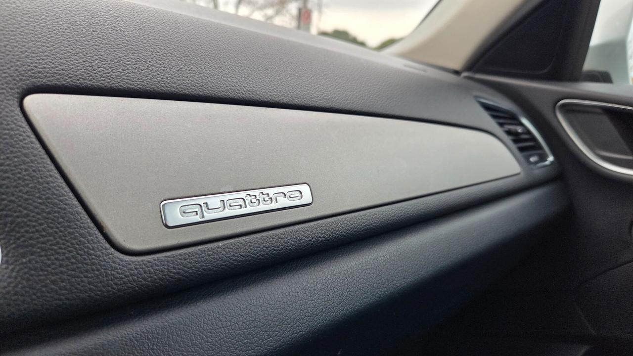 Audi Q3 2.0 TDI quattro S tronic TETTO