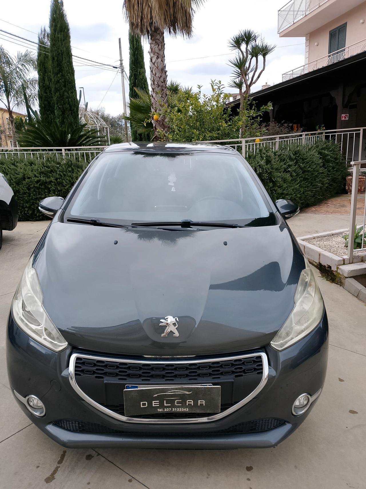 Peugeot 208 1.4 HDi 68 CV 5 porte Allure