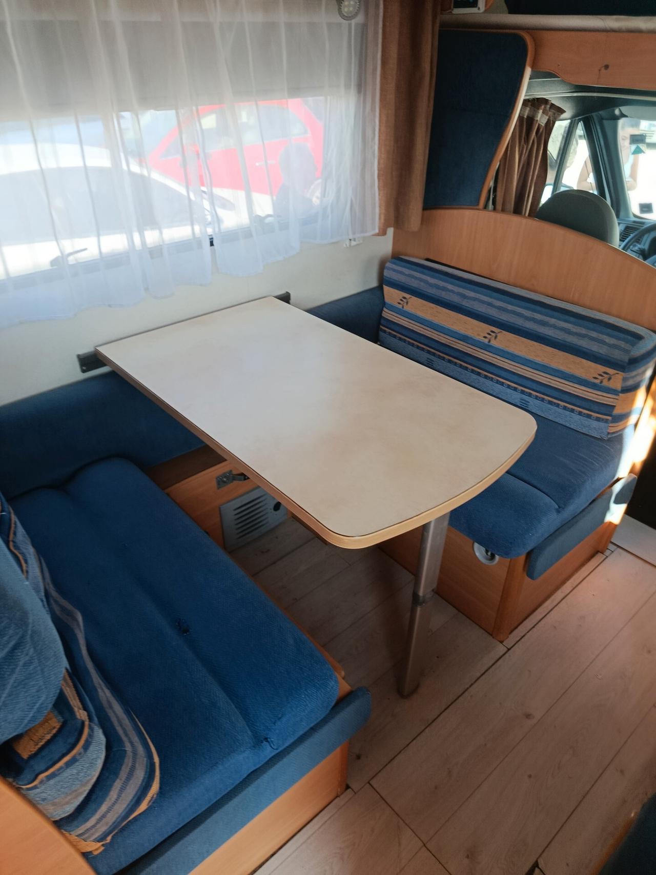 Challenger Genius49 7 posti letto