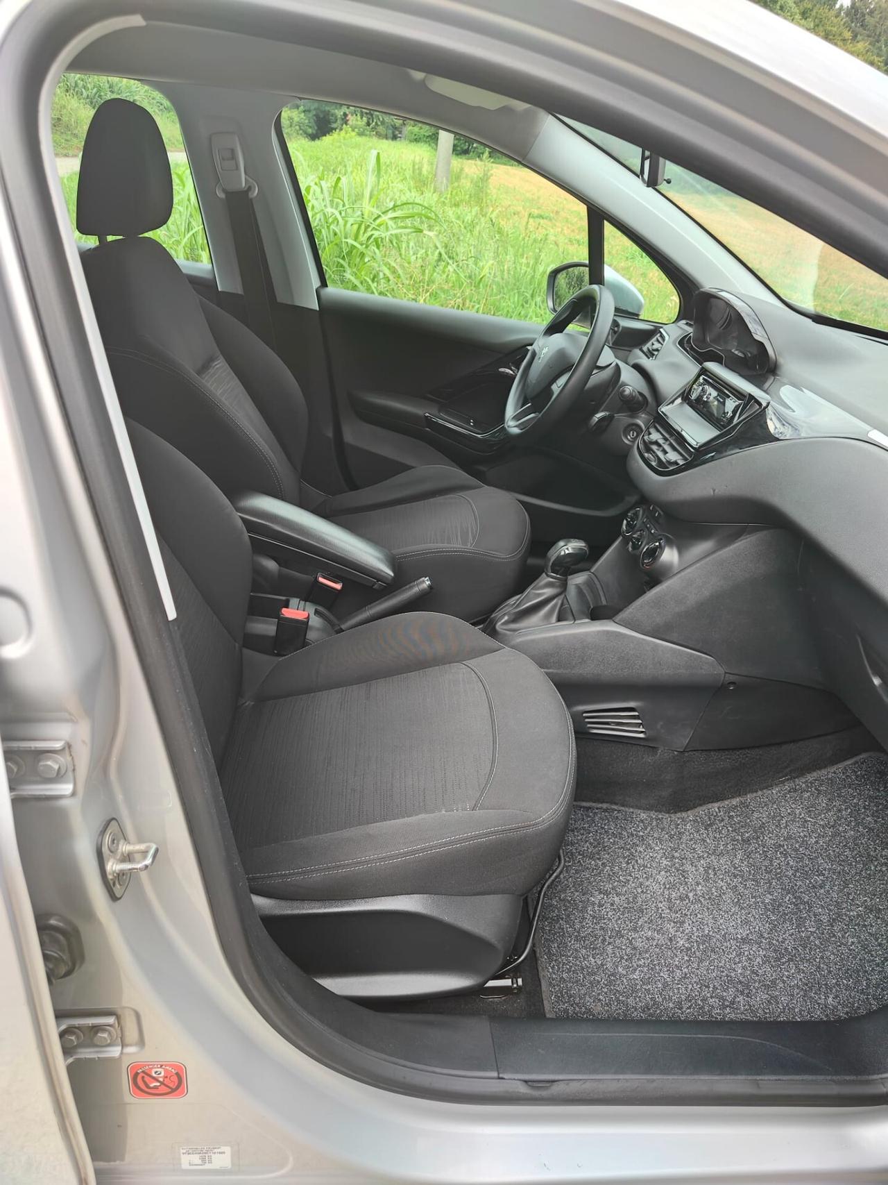 Peugeot 208 benzina